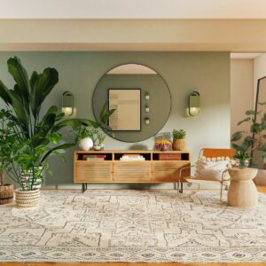 table en bois marron avec chaises